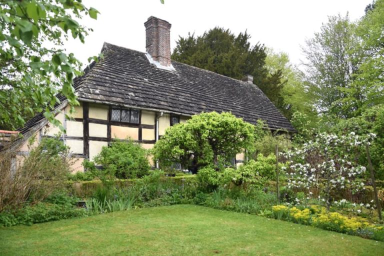 the priest house and gardens 768x512