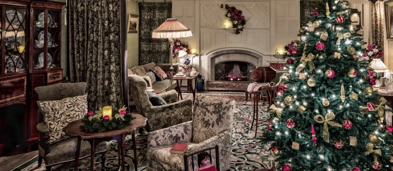 christmasatstandencreditlawrencehomewood 768x336