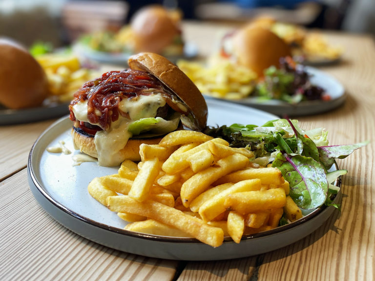 burger 1 1200x900 1 768x576