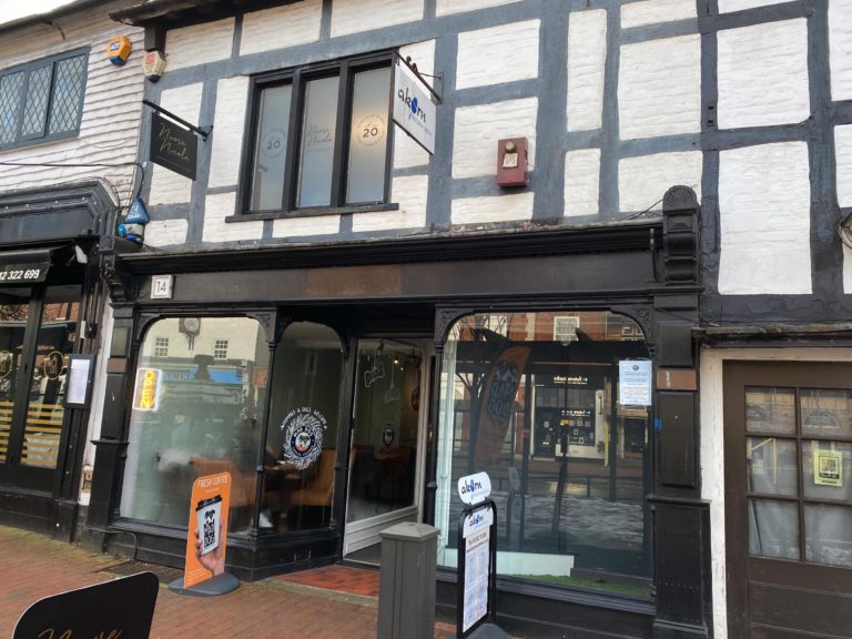 Mad Dog Cafe 768x576