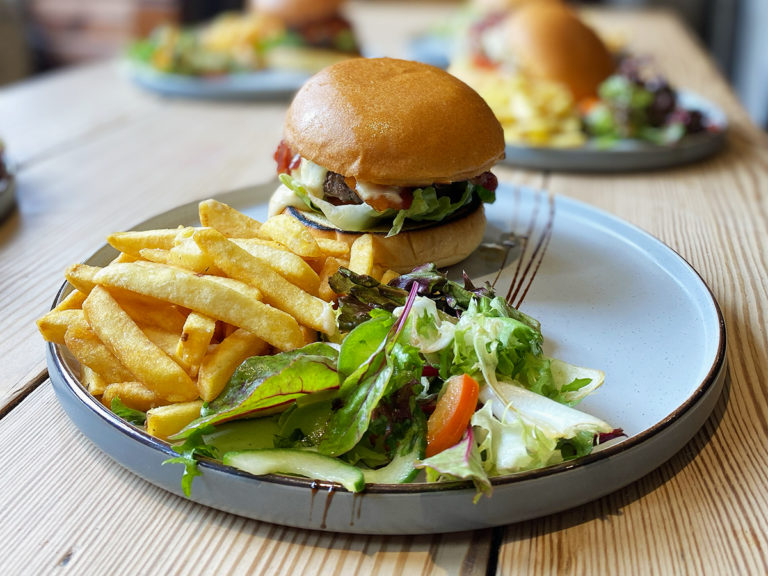 burger 6 1200x900 1 768x576